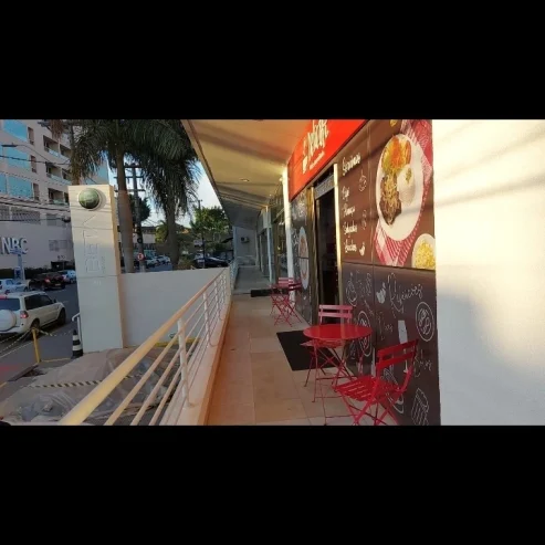 Cafeteria & Pratos em Prédio Comercial