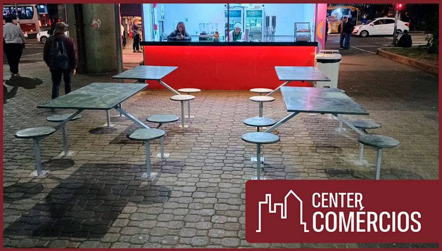 QUIOSQUE DE PASTEL EM TERMINAL DE METRO